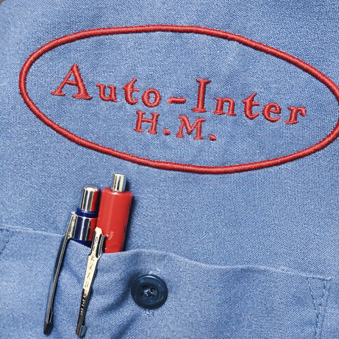 A modern business website template showcasing services and contact information.